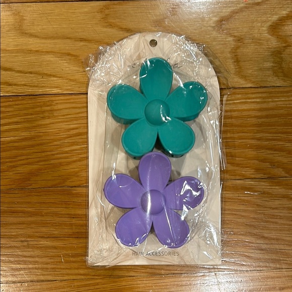 Ettika Teal and Purple Flower Hair Clips - Picture 1 of 3